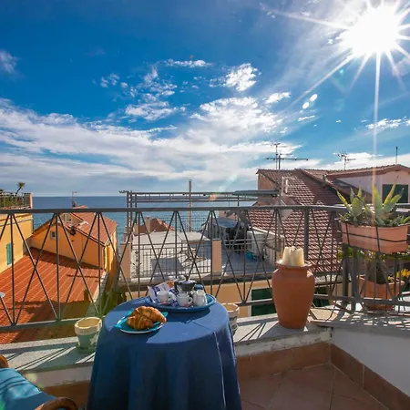 Attico Bellavista Mare Sea View Отель Алассио